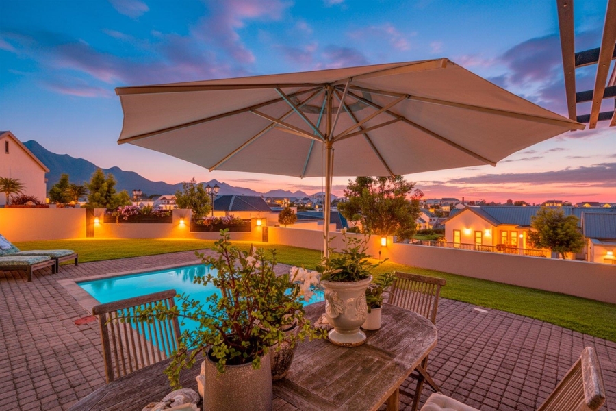 5 Bedroom Property for Sale in Kingswood Golf Estate Western Cape